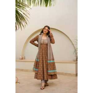 Hermoso Traje Anarkali para Fiestas Talla XS con Colgante y Dupatta - Product Image 4