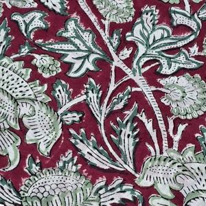 ผ้าฝ้ายพิมพ์ลายบล็อกทำมือ |   สิ่งทอแบบดั้งเดิมของอินเดียสำหรับเสื้อผ้า ของตกแต่งบ้าน งานฝีมือ ขายเป็นเมตร - Product Image 2