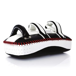 Équipements de boxe : Pads de frappe en cuir véritable légers et personnalisés pour l'entraînement en arts martiaux et la boxe thaï - Product Image 2