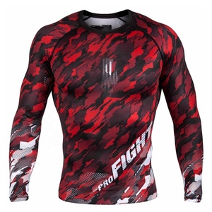 Rashguards personnalisés de haute qualité avec logo frontal par sublimation pour hommes adultes MMA BJJ, légers, coupe ajustée, extensibles, respirants, vente en gros - Product Image 1