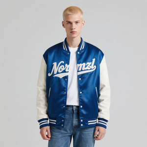 Chaqueta universitaria de chenilla bordada, chaqueta varsity de satén con nombre personalizado, cuello alto, chaqueta bomber varsity de poliéster satinado para invierno - Product Image 4