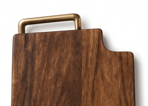 Planche de service moderne en bois de manguier avec poignée en laiton de luxe et plateau de service en métal - Product Image 3