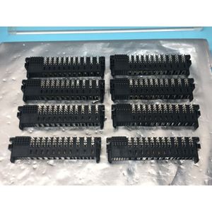8 AMPHENOL FCI 10106265-B006006LF CONN RCPT BLADE - Equipo y piezas de semiconductores de confianza de Trusted Global Legacy - Product Image 1