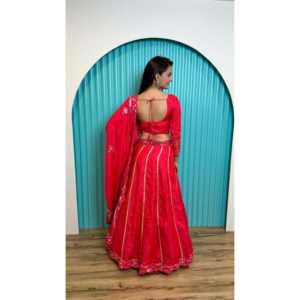 Vêtements de soirée pour femmes Lehenga Choli Ensembles élégants avec papier d'aluminium - Product Image 2