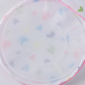Heart Print <b>Laundry</b> Bag <b>Foldable</b> Mesh Wash <b>Basket</b> Zipper Portable Storage for Delicate Underwear Socks - Product Image 4
