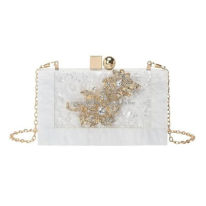 Bolso de Mano Rectangular Beige Ecológico de Resina Pintado a Mano con Acabado Brillante Efecto Mármol Ahumado y Adornos de Cristal para Fiesta de Mujer - Product Image 4