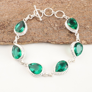 Pulsera de moda estilo cadena hecha a mano en latón chapado en plata de ley 925 con esmeralda verde y piedras preciosas facetadas en forma de pera para mujer - Product Image 3