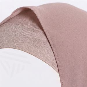 ชุดหมวกเบเรต์ผ้าชีฟองสำหรับผู้หญิงมุสลิม ประดับมุก คุณภาพพรีเมียม นุ่มสบาย แฟชั่นเรียบร้อย ผ้าคลุมศีรษะสุดหรู สำหรับฤดูใบไม้ร่วงและฤดูหนาว - Product Image 4