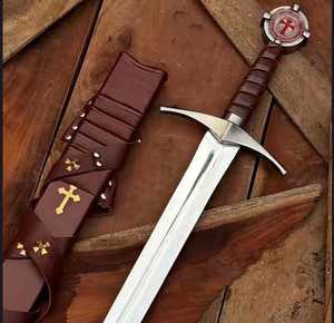 Espada Réplica Hecha a Mano de Acero Inoxidable con Diseño Grabado de la Cruz de Cristus Vincit, Arte Metálico Tradicional, Decoración Coleccionable - Product Image 5