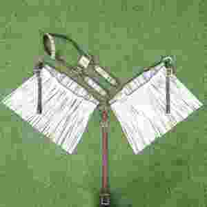 Conjunto de cabezada y pechera Western: Cuero con estampado Serape, flecos blancos, concho brillante - Product Image 1