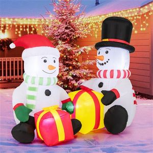 Pupazzo di Neve Gonfiabile Natalizio da 1,5 Metri per Decorazioni Esterne con Scatole Regalo - Product Image 2