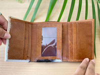 Dompet Wanita Kulit Asli Buatan Tangan Motif Hewan dengan Sentuhan Distressed, Ukuran Ideal, Multifungsi, Tempat Kartu ATM