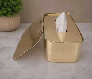 Boîte à mouchoirs vintage en métal avec finition martelée et pieds en laiton, distributeur de serviettes décoratif fait main, présentoir de table pour restaurants - Product Image 3