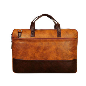 Sac pour ordinateur portable en cuir véritable Career pour les voyages d'affaires et les tâches au bureau, avec un design durable et un rangement dédié - Product Image 1