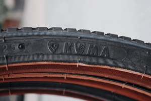 Pneu de vélo KUMATIRE KB202B 22 24 26 27 28 pouces, durable, avec bande de roulement à blocs croisés, forte capacité de charge, pour vélos de route en Afrique et au Moyen-Orient - Product Image 2