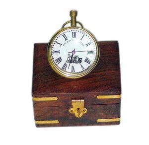 Boussole lumineuse Camping montre de poche Style boussole nouveau Portable voyage randonnée en plein air classique en laiton à vendre Design Antique - Product Image 4
