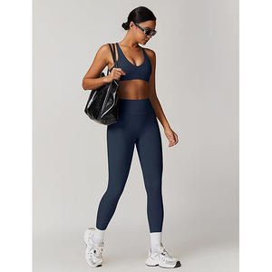 Conjunto de Yoga de Alta Sujeción para Mujer: Sujetador Deportivo Acolchado Sin Costuras y Leggings de Cintura Alta con Efecto Scrunch y Control de Abdomen, de Nylon y Spandex - Product Image 5