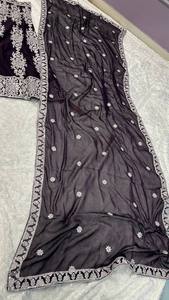 Lehenga Choli de Seda Pesada para Bodas y Festivales, Largo hasta el Suelo, Corte Regular, con Hilo y Lentejuelas, Protección Solar, Reciclado - Product Image 6