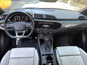 รถยนต์มือสอง Audi Q3 Luxury SUV ปี 2025 แบบ 5 ที่นั่ง เกียร์อัตโนมัติ เครื่องยนต์เทอร์โบ ภายในตกแต่งด้วยหนัง หลังคาพาโนรามิก ยาง R18 พวงมาลัยซ้าย - Product Image 2