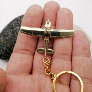 Llavero de Avión Vintage Hecho a Mano en Latón Sólido, Impermeable, Personalizable, para Regalo - Product Image 6