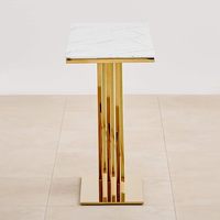 Table console en métal doré faite à la main avec plateau en marbre blanc, meubles de salon modernes et luxueux