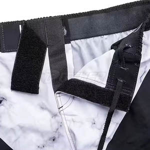Shorts de MMA de nivel profesional, de secado rápido y tela elástica, diseñados para entrenamientos intensivos, sesiones de grappling y ejercicios de fitness de MMA. - Product Image 5