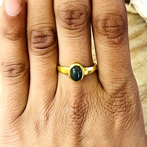 Nouvelles bagues en laiton au design minimaliste, solitaires en labradorite, plaquées or 18 carats pour femmes, alliances délicates en pierres précieuses, vente en gros/OEM/ODM - Product Image 6