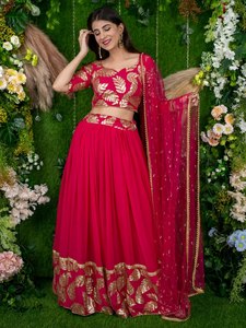 Ensemble Lehenga Choli en Georgette Rose Brodé de Feuilles, Robe Deux Pièces avec Dupatta, Tenue de Mariage et de Fête - Product Image 1