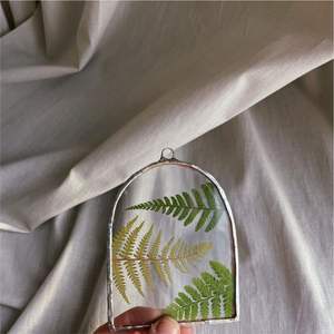 Vintage Gold Metal Floating <b>Picture</b> <b>Frame</b> Clear Glass Pressed Leaf <b>Frame</b> Wall Hanging Photo Holder for Dried Flowers Photo <b>Frame</b> - Product Image 5