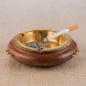 Cendrier carré sans fumée en aluminium Maruti 15x4cm multicolore, accessoire de fumeur artisanal de style américain de qualité supérieure - Product Image 1