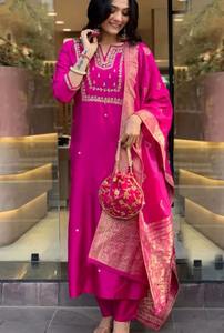 Conjunto de Kurta de Rayón con Bordado y Dupatta con Encaje para Mujer, Tallas Completas, Suministro al por Mayor, Alta Margen de Ganancia, para Minoristas de Ropa Étnica Premium - Product Image 3