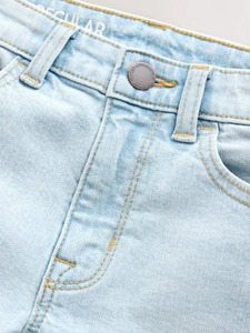 Jean décontracté pour homme en denim de coton écologique, coupe ample à jambe large, taille mi-haute, déchiré, avec stretch - Product Image 3