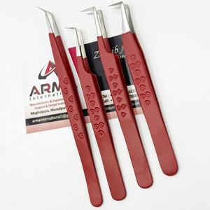 Pinzas Profesionales Ecológicas para Extensión de Pestañas con Logotipo Personalizado, Punta Puntiaguda, Mango Sostenible con Estampado de Corazón y Recubrimiento Rojo - Product Image 5