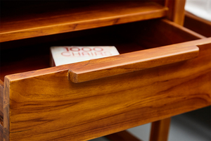 Mesa de Noche Moderna y Elegante de Madera de Teca Indonesia con un Cajón de Almacenamiento y un Compartimento Abierto para un Dormitorio Minimalista - Product Image 2