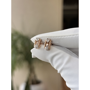 Boucles d'oreilles clous ouvertes en diamant de laboratoire rond 0,40 ct, or 14 carats, barre tressée, bijoux fins contemporains minimalistes pour femme - Product Image 3