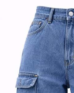 Jean cargo en denim bleu taille haute à jambe large avec plusieurs poches, style urbain décontracté, pantalon ample pour femme, personnalisable OEM - Product Image 6