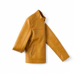 Chaqueta de cuero genuino grabado para hombre, estilo motero, con cremallera frontal, cuello alto y bolsillos. Personalizable. OEM. Otoño. - Product Image 3