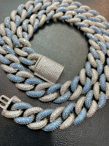 สร้อยคอแบบ Cuban Link สองสี ขนาด 18 นิ้ว แบบ Miami พร้อมเพชรเจียระไนทรง Brilliant Cut ขนาด 20 มม. สีเงิน สำหรับทั้งชายและหญิง สไตล์ฮิปฮอป ของขวัญ IGI - Product Image 2