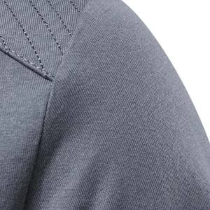 Camisetas de Manga Corta para Hombre, Color Gris, Diseño de Logotipo en el Hombro, Ajuste Regular, Personalizadas, de Poliéster/Algodón - Product Image 3