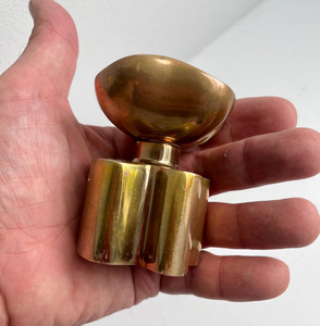 Modern Brass Tabletop Vase Shape Paper Weight Handicraft <b>Desk</b> <b>Accessory</b> Single-piece Package Lighted Design Style - Product Image 1