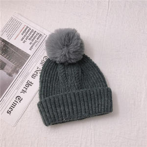 Bonnet en tricot unisexe à revers et pompon, doux et confortable pour l'hiver, avec logo personnalisé, OEM, marque privée, fournisseur en gros de couvre-chefs - Product Image 4