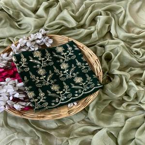 Sari VASTRA COTTAGE Premium en Georgette con Estampado Shibori Magenta y Bordado con Espejos para Bodas y Fiestas - Product Image 2