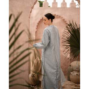 Robe de soirée Nura Sweetheart à col en V, coupe trapèze, style formel, manches courtes, illusion ajourée, appliques florales, tailles XS-XL - Product Image 3