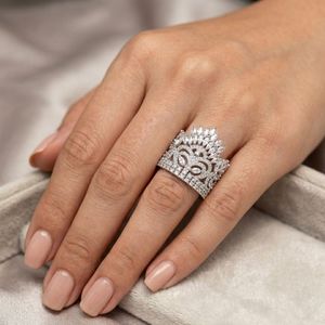 Gemvanity SR1453 Anillo de compromiso de lujo chapado en oro de 14K con moissanita de corte brillante y engaste de canal, diseño de corona clásica cristiana, para fiesta - Product Image 5