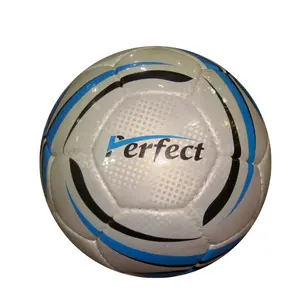 शीर्ष गुणवत्ता वाली लाल सफेद सॉकर बॉल सस्ती कीमत 2024 विश्व आधिकारिक आकार की फुटबॉल सॉकर बॉल खेल के लिए लोगो फुटबॉल को अनुकूलित करें
