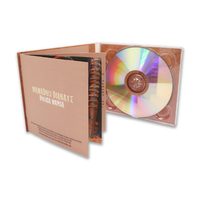 Digipak de CD con revestimiento mate de una sola bandeja y libro de canciones pegado en el interior