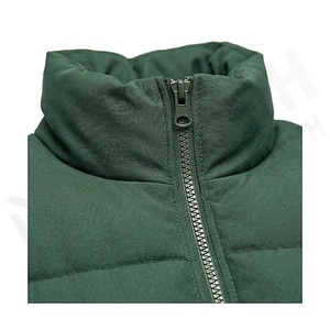 เสื้อแจ็คเก็ตพัฟเฟอร์สีเขียวแบบเย็บลาย  แขนยาว คอตั้ง  บุใยโพลีเอสเตอร์หนา  สำหรับฤดูหนาว  ความยาวสั้น  ปิดด้วยซิป - Product Image 4