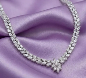 Collier de luxe en moissanite marquise, pendentif fleur, argent 925 plaqué rhodium, bijoux de mariage pour femmes - Product Image 2
