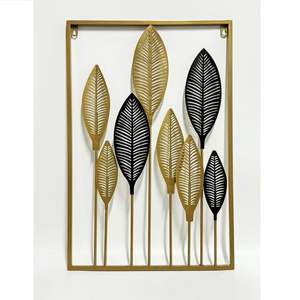 Elegante diseño de arte mural metálico con patrones abstractos modernos, perfecto para la decoración de la sala de estar, el dormitorio y la oficina. - Product Image 2