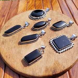 Collier pendentif bohème en onyx noir, pierre noire, fait main, plaqué argent, bijoux pendantes pour femme - Product Image 5